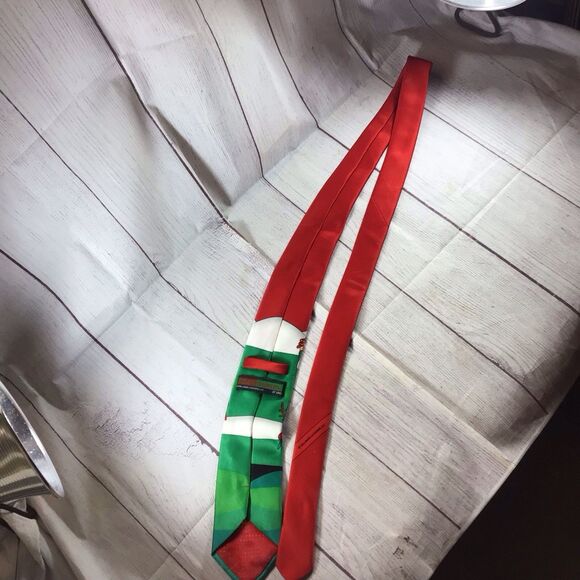 Vintage Hallmark Holiday Traditions Red Green Santa Reindeer Golf Tie - Picture 10 of 14